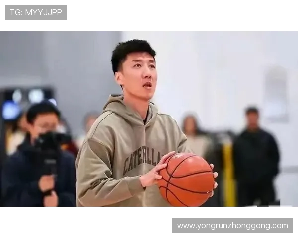 韩硕:从篮球场上的新星到职业生涯的多重转折与成长之路